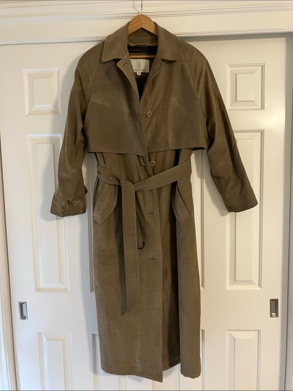 VTG London Fog Tan Trench Coat Fully Lined with Belt